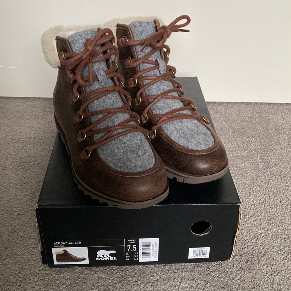 SOREL Harlow Genuine Shearling Bootie (Women) 7.5 NWT